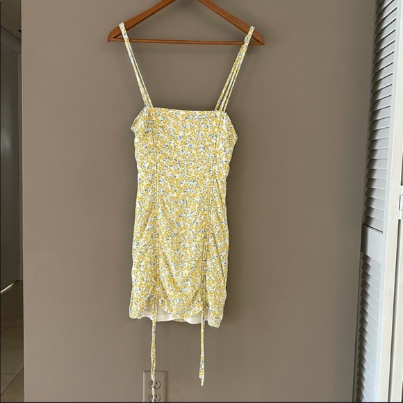 Blush Dresses & Skirts - Floral Spaghetti Strap Dress in size Small